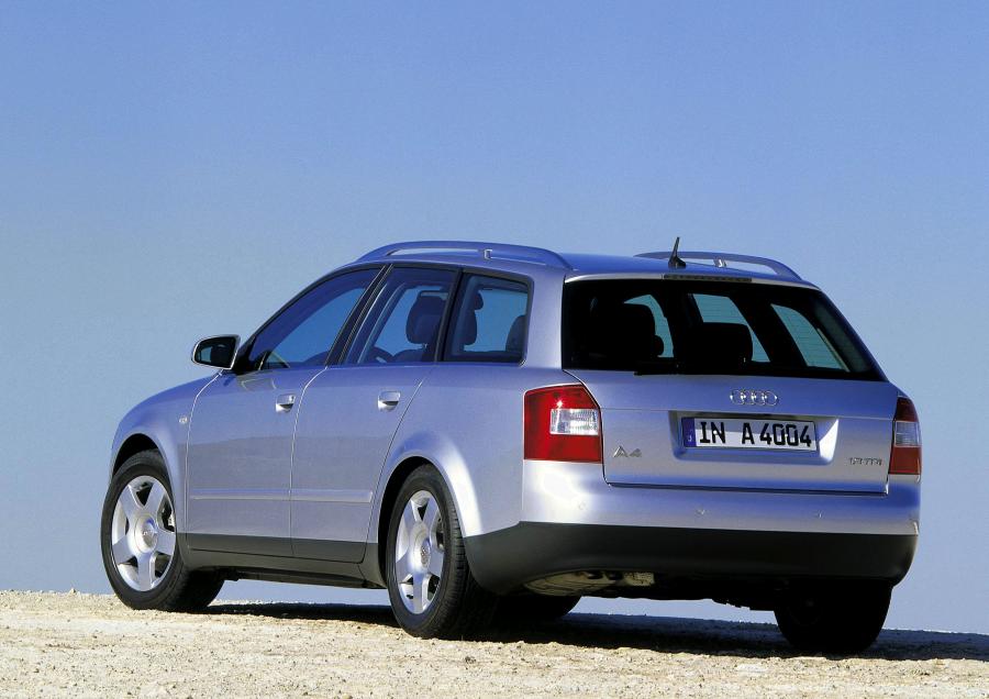  Audi A4 1.9 TDI Avant (B6, 8E) 2001 года  (фото 9 из 16)